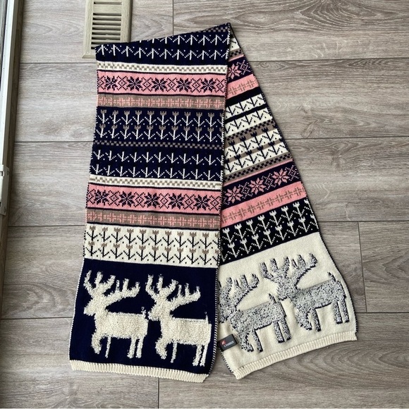 G Fashion Textured Knitted Snowflake Moose Pattern Scarf - Picture 7 of 13